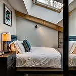 Apartment White Pearl *