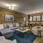 White Pearl Apartment *