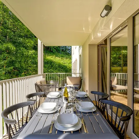 White Pearl アパート シャモニー