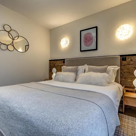 White Pearl アパート *