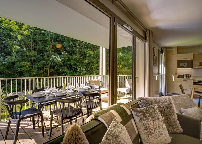 White Pearl Apartment *